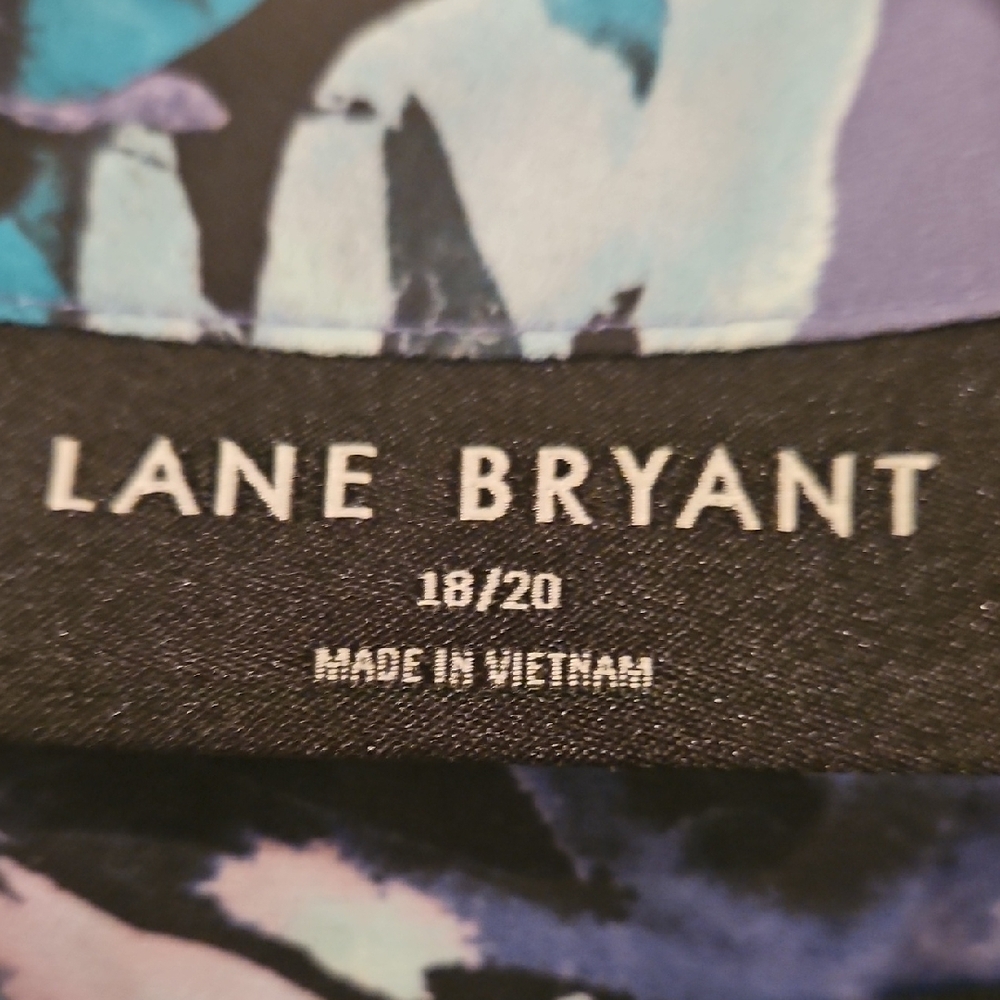 Lane Bryant 18/20 Floral Blouse Lavender EUC - Picture 2 of 6